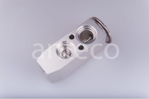 Розширювальний клапан компресора автокондиціонера